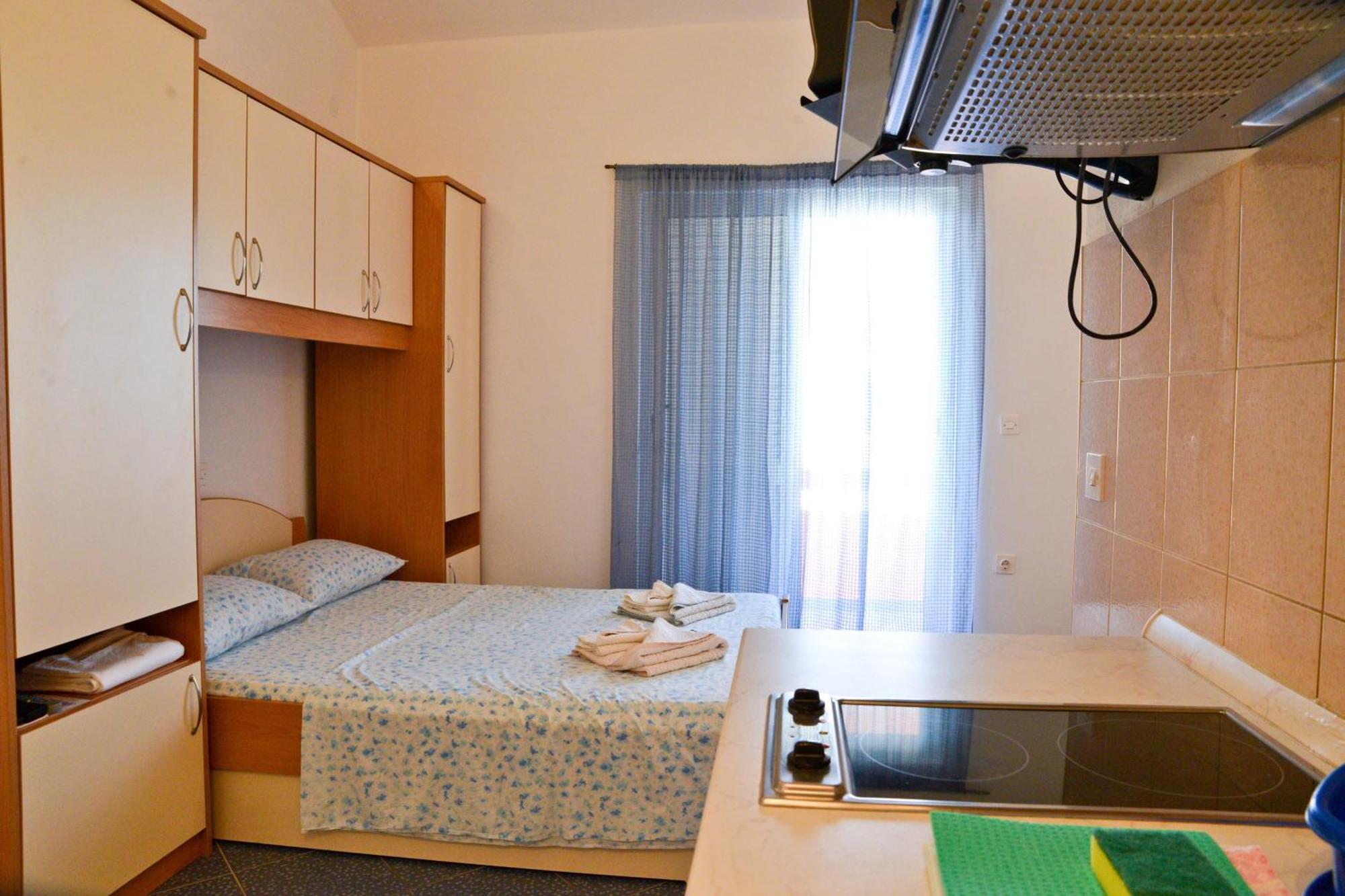 Apartments Lonic Kukljica Szoba fotó